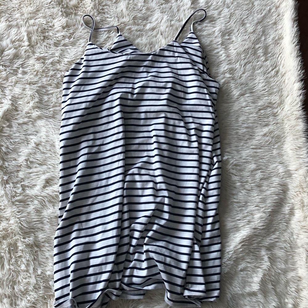 White and black loose striped dress